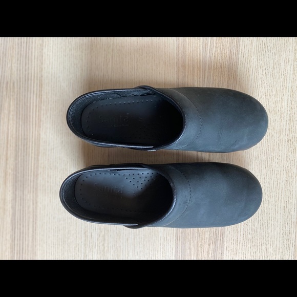 Matte black Sanita nonslip clogs - Picture 7 of 7